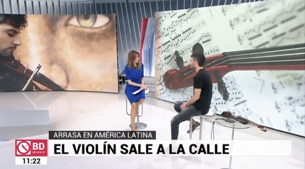 violinista eléctrico en televisión